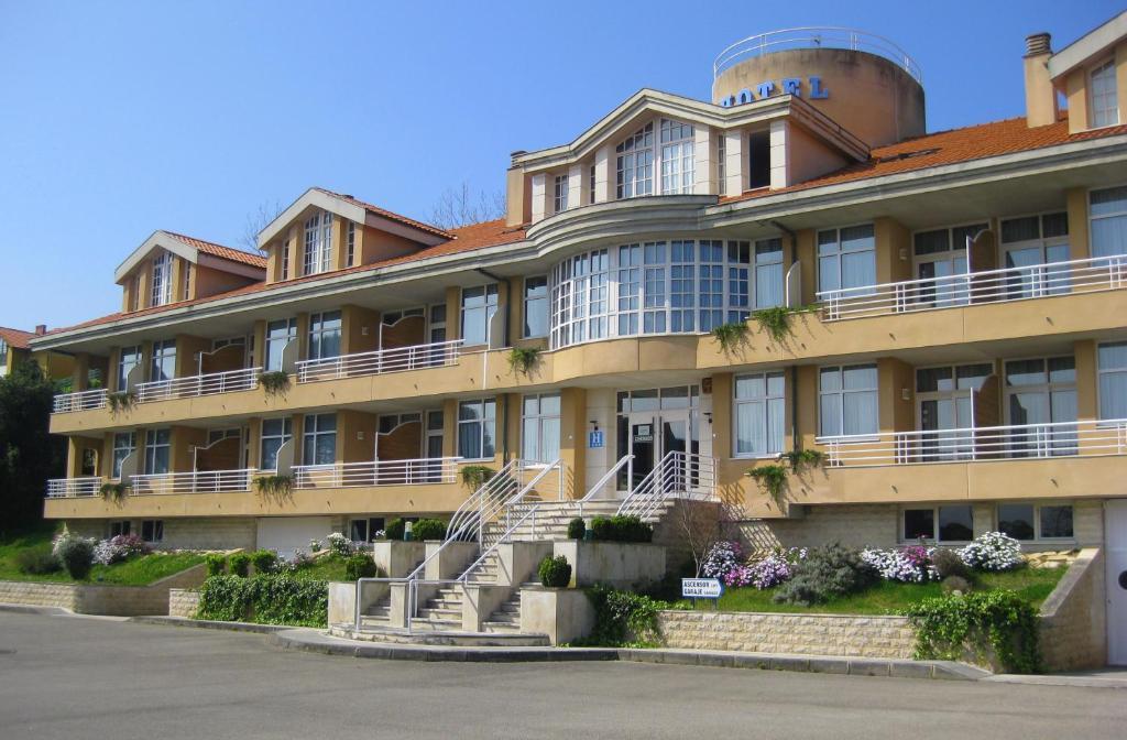 Residencia Miramar Hotel ซาน บีเซนเต เด ลา บาร์เกรา ภายนอก รูปภาพ